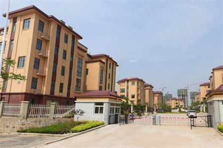 出售泰安卧龙大观3室2厅2卫121平毛坯房